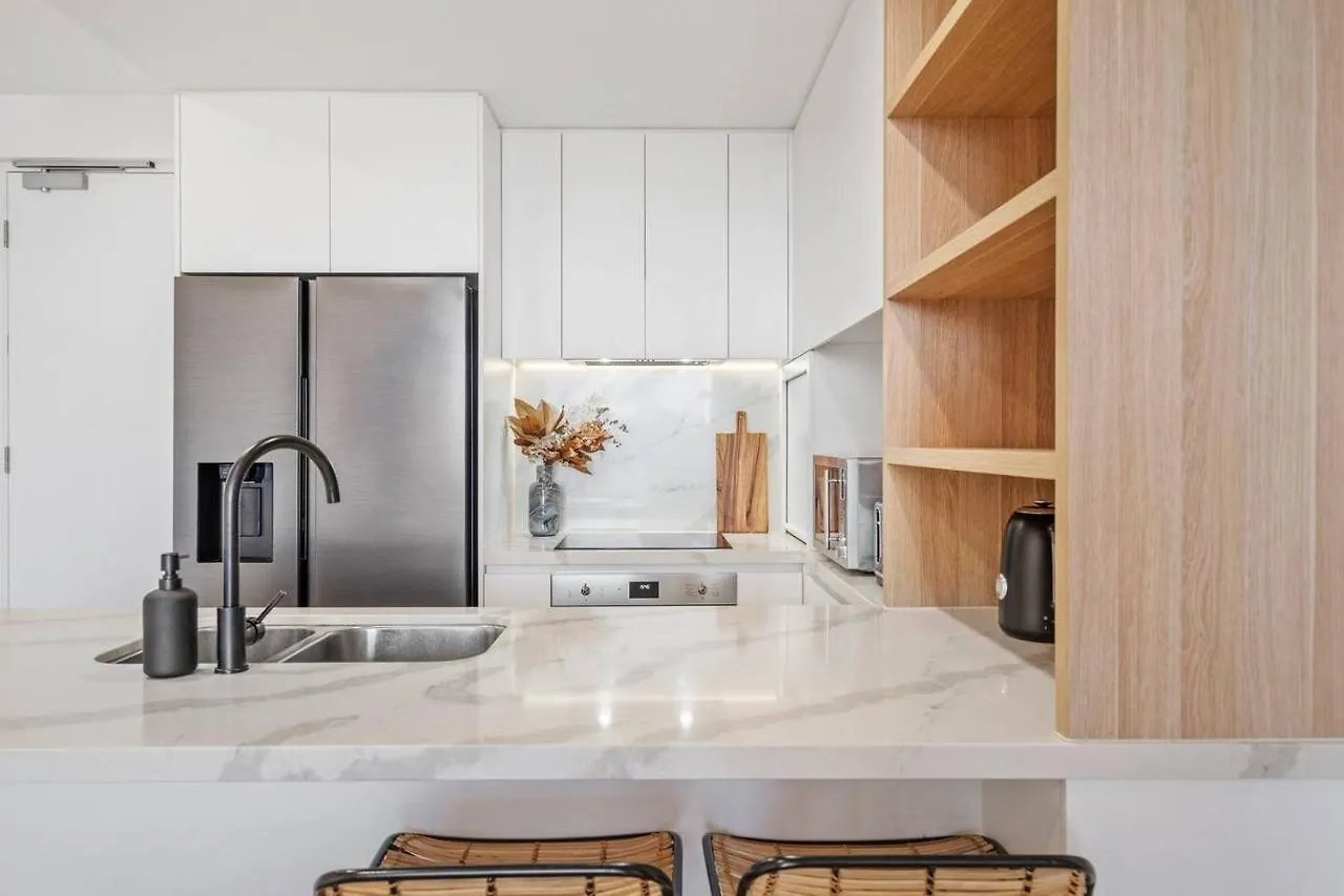 'Tropical Tides' Resort-Style Chic At Palm Beach Gold Coast