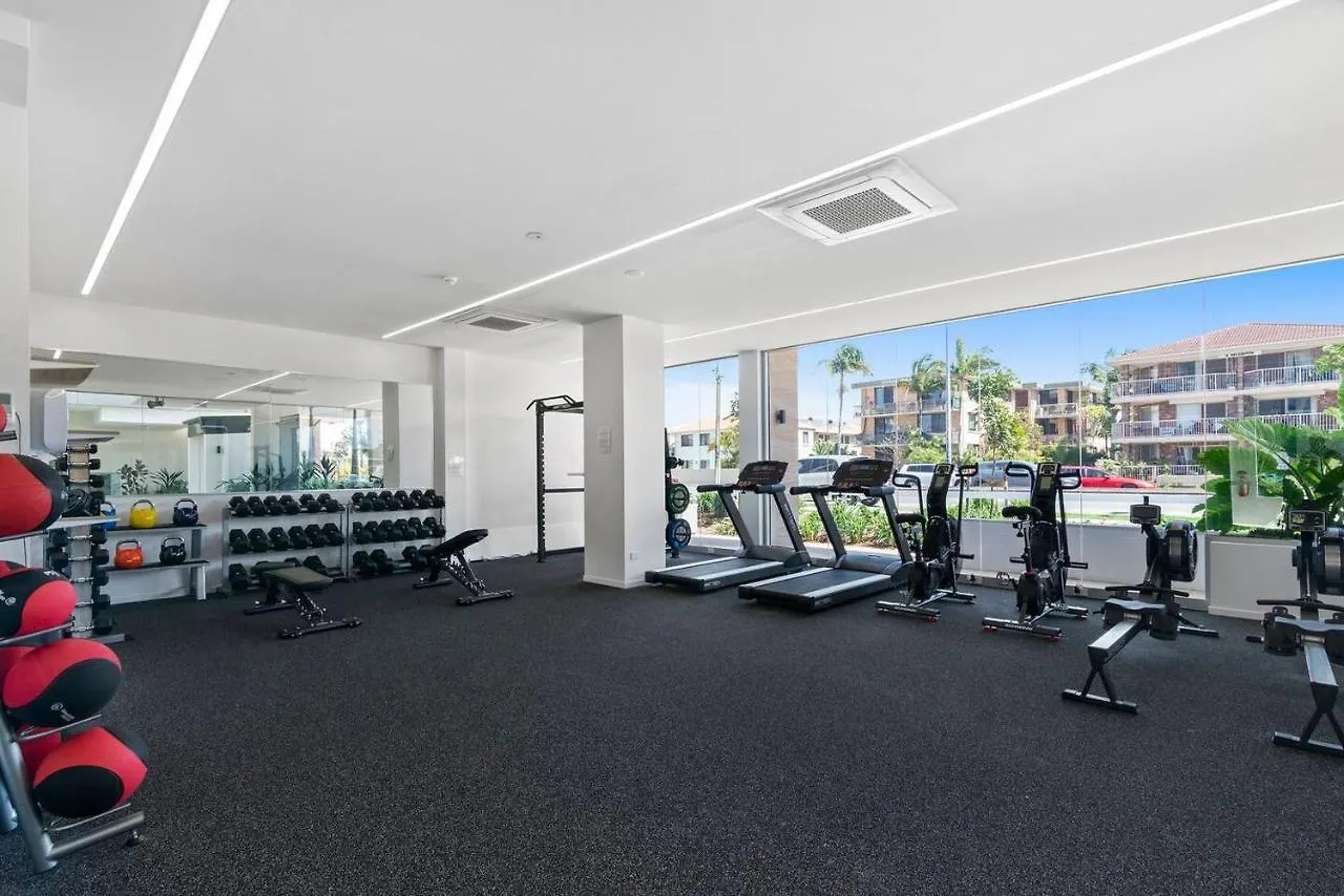 Apartment 'Tropical Tides' Resort-Style Chic At Palm Beach Gold Coast