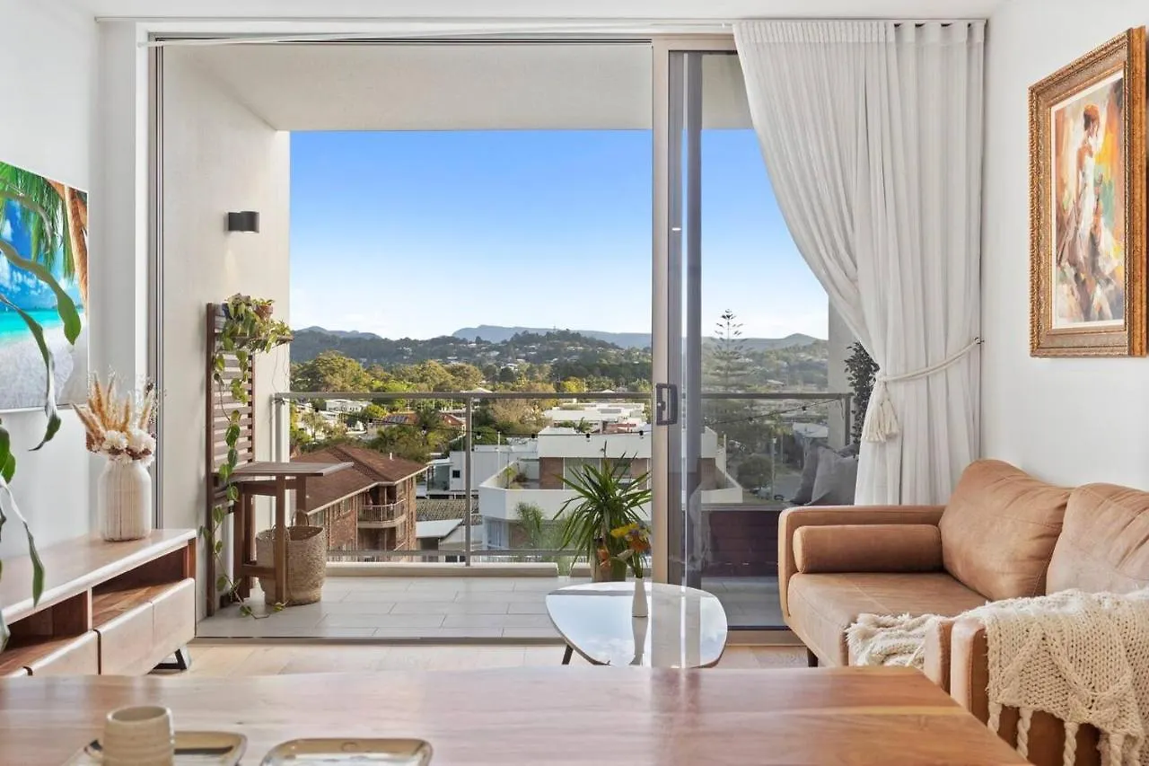 Apartment 'Tropical Tides' Resort-Style Chic At Palm Beach Gold Coast