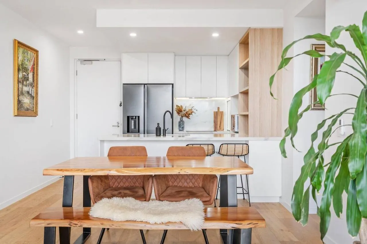 'Tropical Tides' Resort-Style Chic At Palm Beach Gold Coast 0*,